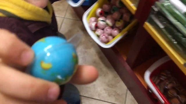Львов! Покупаем много сладкого! Вкусняшки для одноклассников! смотреть онлайн