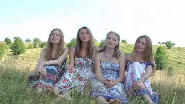 4 Красавицы поют песню в живую - в Вишнёвом саду смотреть онлайн