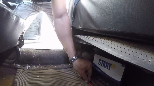 Небольшие восстановительные работы VW Beetle 1971 - Часть 1 смотреть онлайн