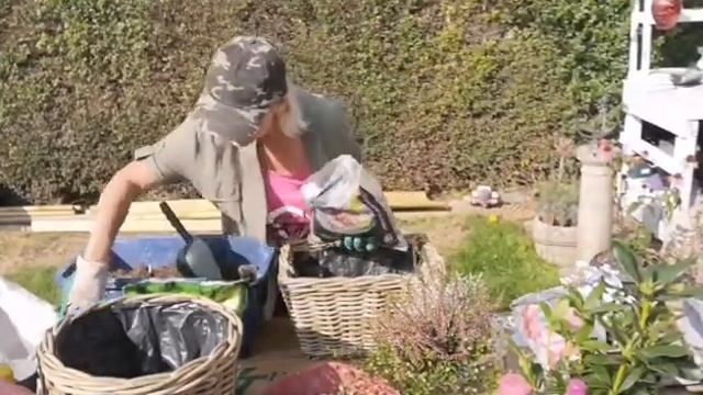 КАШПО ИЗ ИВЫ.ЧАСТЬ 2. Высадка весенних КЛУБНЕВЫХ ЦВЕТОВ в осенние композиции ??? смотреть онлайн