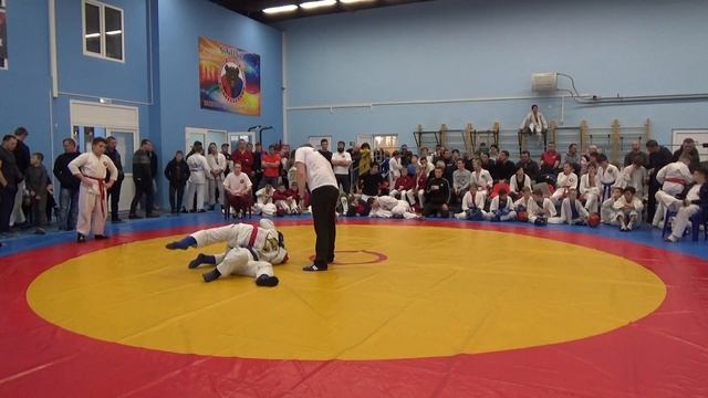 Титов Даня в красном 3 бой смотреть онлайн