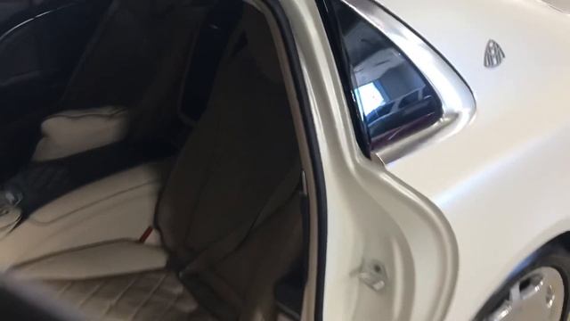 V12 MERCEDES MAYBACH C600 Fully wrapped in Avery Dennison Satin Pearl White Plus Door Jams смотреть онлайн