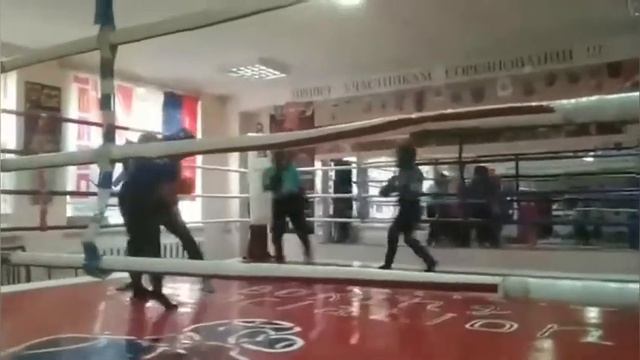 #бокс#спорт#boxing#sport Готовимся встретить область ( я в оранжевой майке). смотреть онлайн