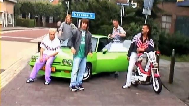 New Kids Intro! смотреть онлайн