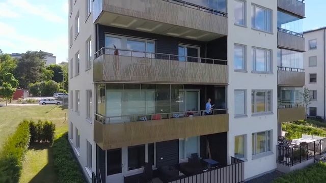 Финский балкон с элегантным остеклением Lumon