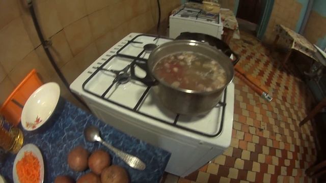 Украинский борщ - очень красный / Ukrainian borsch is very red смотреть онлайн