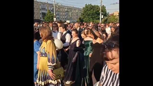 Шествие выпускников 2022. Калуга смотреть онлайн