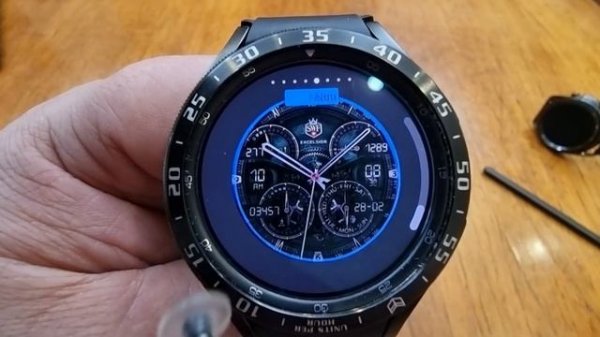 Фантастика на Galaxy Watch 4 и часах на Wear OS циферблат SWF Excelsior Digital Watch Fa