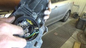 Как заменить все лампы в передних фарах, Kia Rio III. + Как снять передние фары.