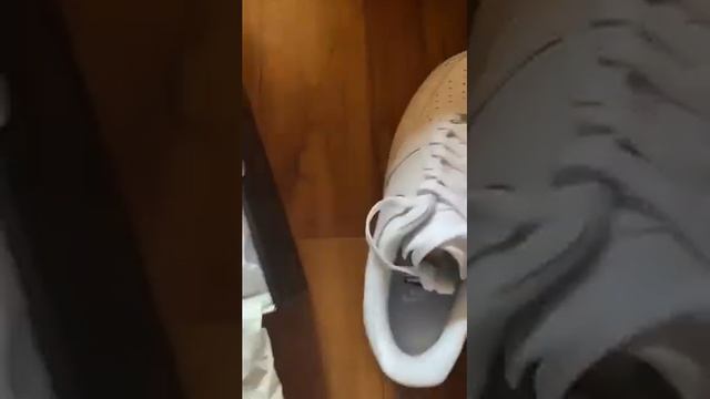 Обзор на Nike Air Force 1 x Supreme смотреть онлайн