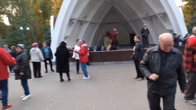 Я І САРА! ХАРЬКОВ 2021 ТАНЦЫ В ПАРКЕ ГОРЬКОГО смотреть онлайн