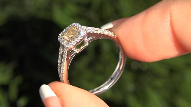 Fancy Color Yellow & White Diamond Engagement Ring 18k Gold Certified 0.78 TCW - C1110 смотреть онлайн