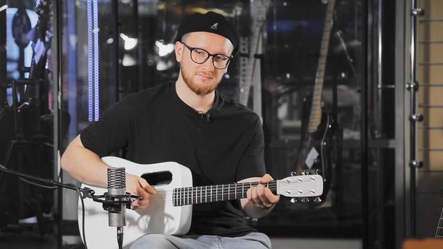 Lava ME 2 - с такой гитарой хоть в космос смотреть онлайн