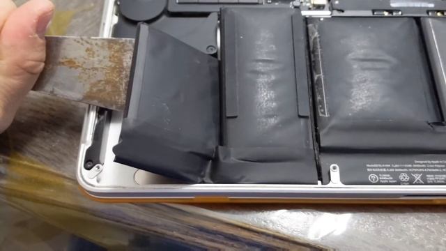 MacBook Pro (A1398) with trackpad that's hard to push смотреть онлайн