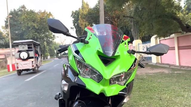Kawasaki | Zx10R Vs Zx25R | Lowest inline 4 cylinder Vs Litre Class | Huge Difference ? смотреть онлайн
