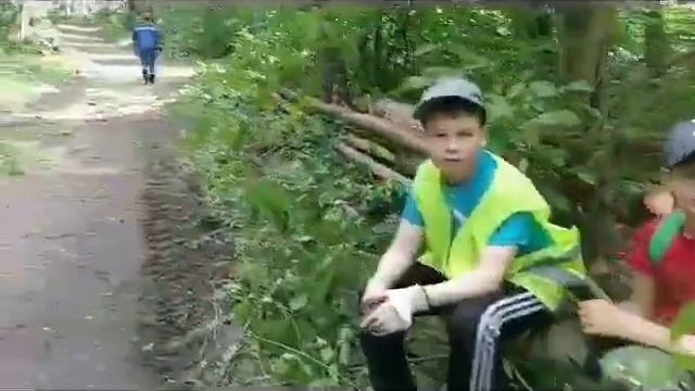 В Белгороде люди организовали помощь нашим бойцам, для укрепления позиций, которые спасают жизни смотреть онлайн