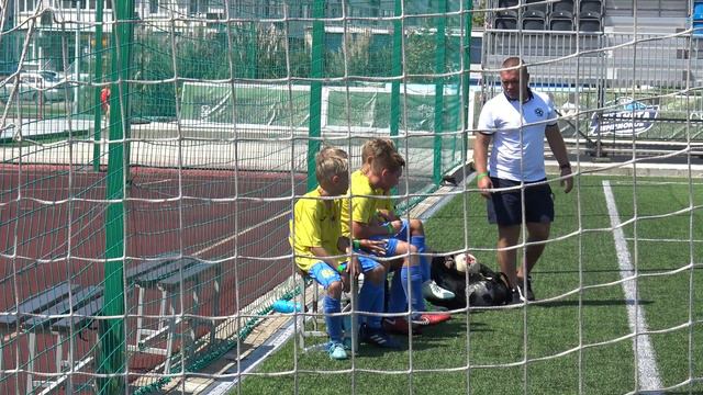 Кубок Планеты чемпионов. СШ №4 (Копейск) vs Медведи смотреть онлайн