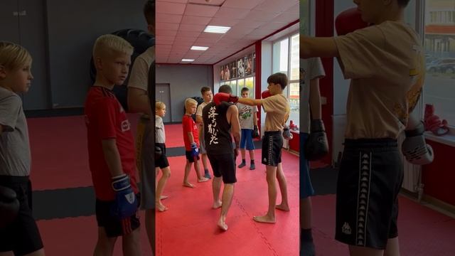 НОКАУТ ПО ПЕЧЕНИ от КМС ПО БОКСУ!!! Михаил Чувалджан, Академия Кикбоксинга АК-1 Дзержинск