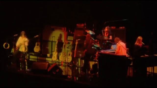 Paul McCartney & Wings - Medicine Jar (Live) смотреть онлайн
