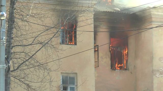 Пожар Володарского 26 Пенза 08'04'2018 (1) смотреть онлайн
