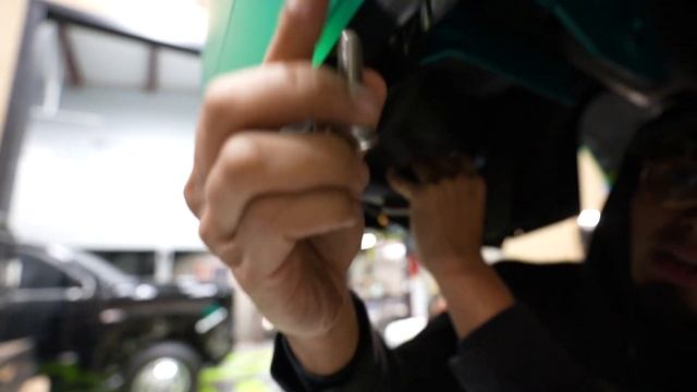 The WORLD'S FIRST Satin Turquoise Chrome 5th Gen Cummins has LANDED!! смотреть онлайн