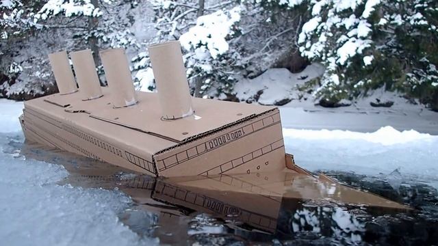 Cardboard Titanic Model sinks (With underwater camera angles) смотреть онлайн