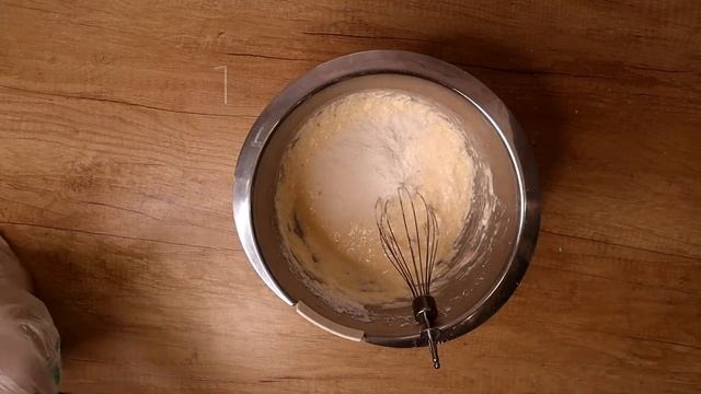 Кокосовое печенье всего из 4-х ингредиентов. 30 минут и у вас ароматное и хрустящее печенье на стол смотреть онлайн