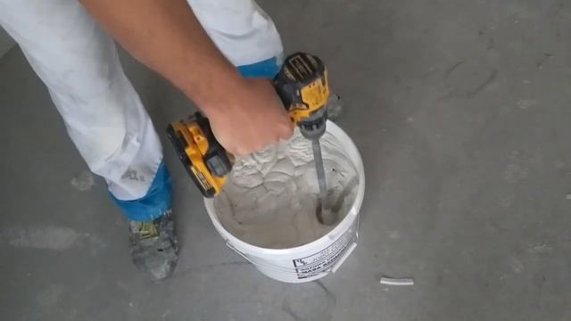 Jak wymieszac gładź wkretarka? смотреть онлайн