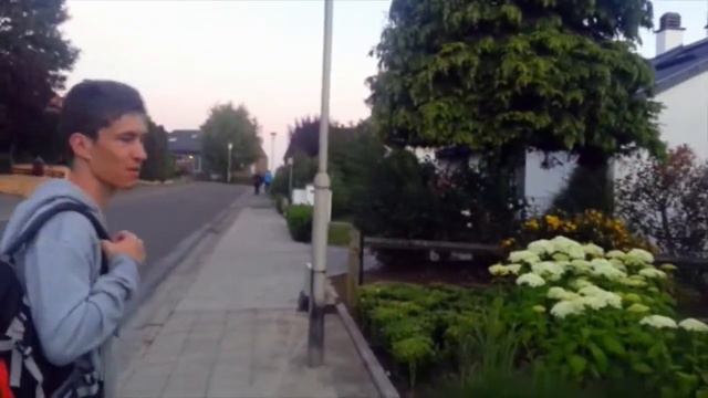 Спальный район в небольшом Бельгийском городке смотреть онлайн