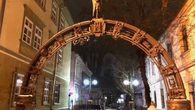Івано-Франківськ-комфортний і затишний.Snow-covered Ivano-Frankivsk-Comfortable and cozy смотреть онлайн