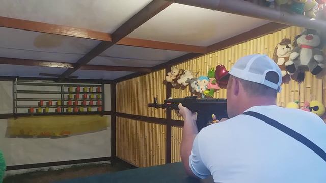 Меткий стрелок забирает заслуженный приз смотреть онлайн