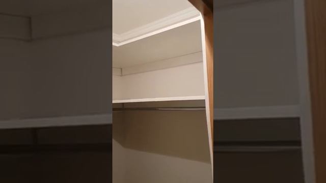 Гардеробная комната со складной дверью Hettich. смотреть онлайн