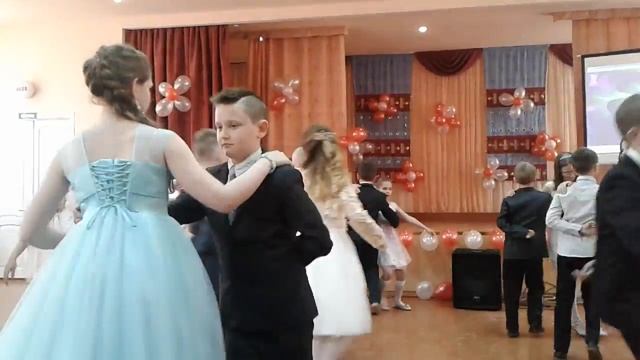 Мой первый вальс смотреть онлайн