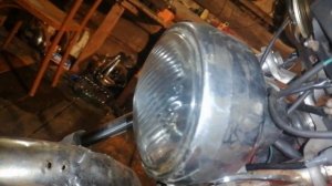 Подключил регулятор напряжения на альфе и сделал проводку на фару.