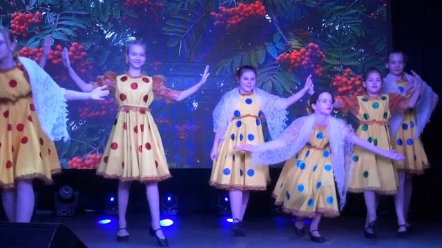 танец под песню * Россия наша Родина* смотреть онлайн