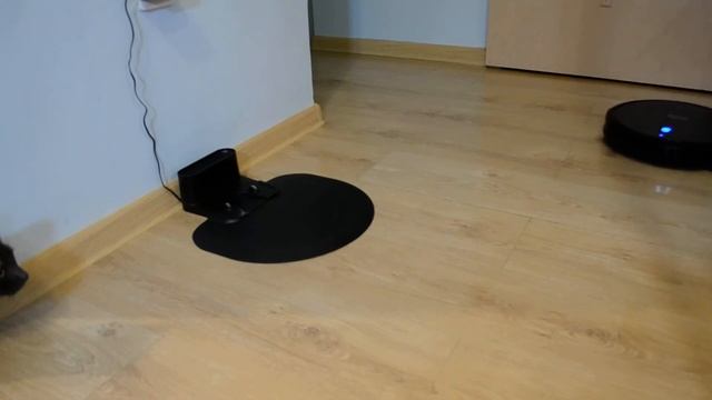 Eufy RoboVac G10 Hybrid (возврат на базу) смотреть онлайн