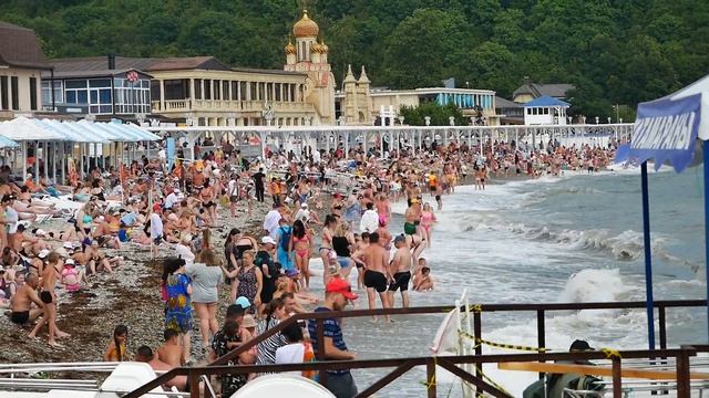 ШТОРМ В АРХИПО-ОСИПОВКЕ ПОСЛЕ ДОЖДЯ. 08.07.2023 смотреть онлайн