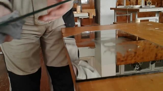 Резка зеркала стеклорезом смотреть онлайн