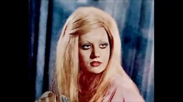 Ayfer Başıbüyük - Mor Elbise