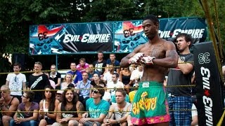 АФРИКАНЕЦ вышел против БОЙЦА ММА !!! смотреть онлайн