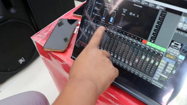 DIGITAL MIXER midas MR18 kirim ke KOTAGEDE JOGJAKARTA смотреть онлайн