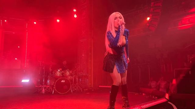 Ava Max - Dancing’s Done (live in Stockholm, 2023) смотреть онлайн