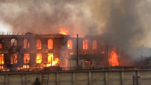 Горит мечеть в Кизляре смотреть онлайн