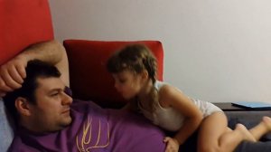 А получи по Яйцам папа!!! Весело стимулируем предка