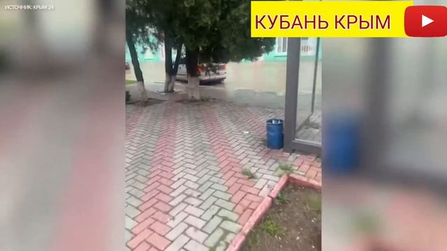 АКСЕНОВ ПЕРЕДВИГАЕТСЯ НА ЛОДКЕ ПО ЗАТОПЛЕННОЙ КЕРЧИ смотреть онлайн