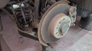 Замена пружин задней подвески VAG.Как увеличить клиренс задка?! Проставки пружин!VW JETTA USA 6 201