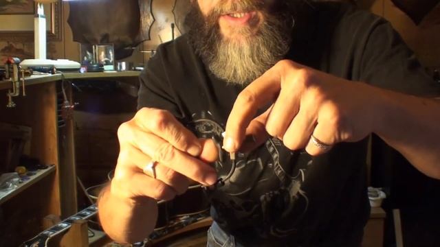 What kind of capo is best? Guitar capos explained Quick Clip Tips смотреть онлайн