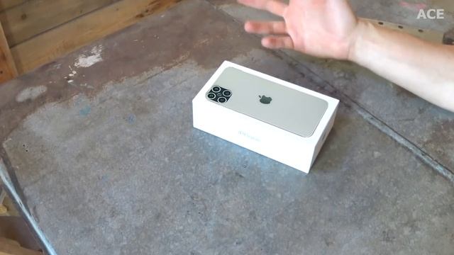 iPHONE 12 vs МОЛОТ 12 ! смотреть онлайн