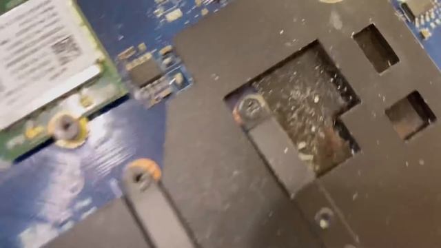 Иностранец в России. Делаем экспертизу ноутбуку смотреть онлайн