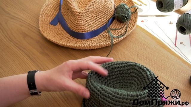 Шляпа Федора с дном капелькой. Вяжем крючком из раффии Мадагаскар. смотреть онлайн